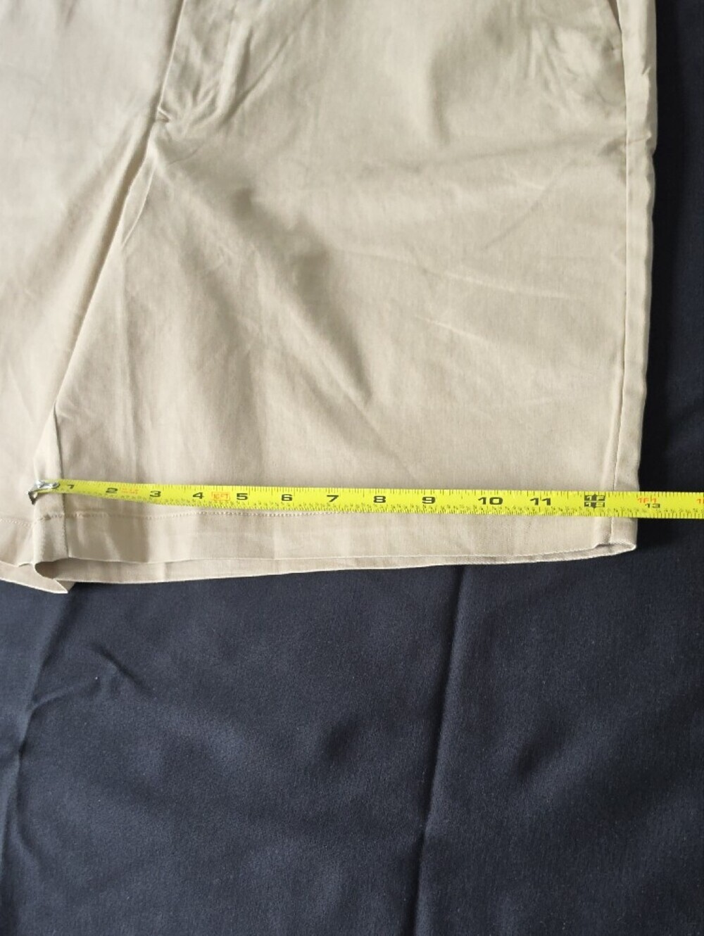 Banana Republic Men's Khaki Flat-Front Shorts - Picture 10 of 12